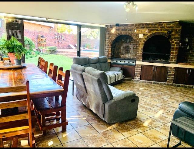 5 BEDROOM HOUSE FOR SALE IN JORDAAN PARK